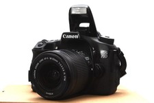 Canon EOS 70D 20,2 MP FULL HD DSLR + Canon EF-S 18-55mm IS STM Objektiv + Zub