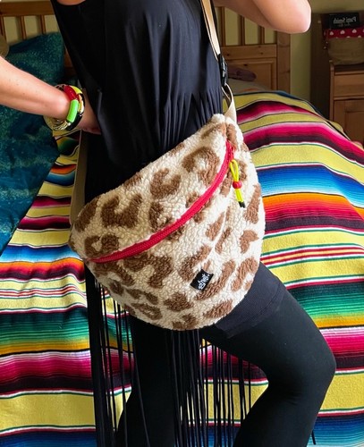 Xxl hipbag leo teddy plüsch - hipbag,