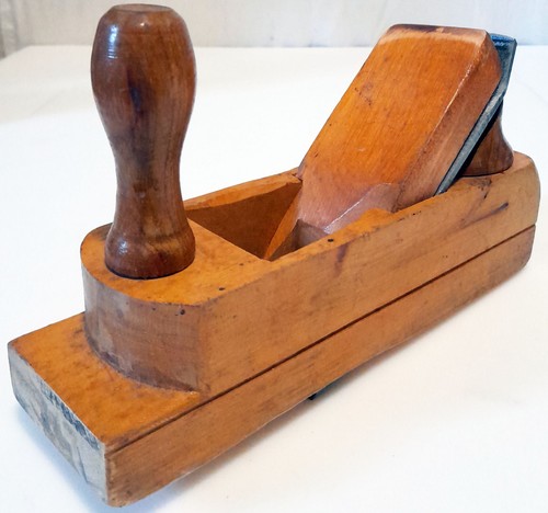 Klassischer handhobel aus holz - klassischer,
