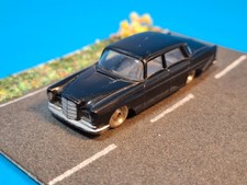 Lego 1:87 Mercedes 220 S schwarz