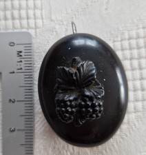 altes Medaillon aus Gagat ca