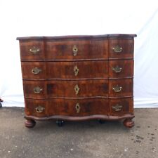 Barock-Kommode Nussbaum Einlegearbeiten um 1750
