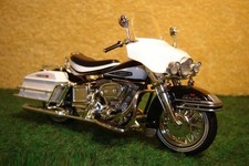 1:24 Harley Davidson FLH