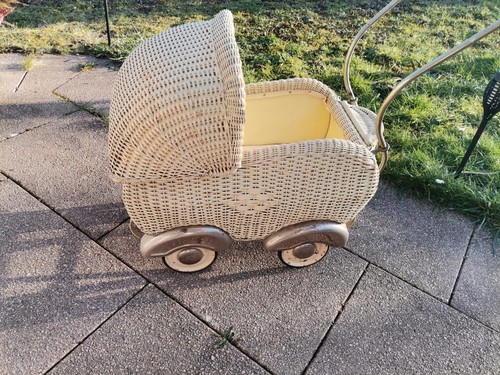 Puppenwagen antik korb aus - antik, den