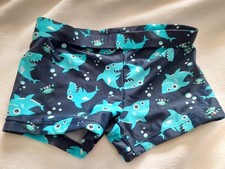 Badehose Sports Gr. 110/116 in Dunkkelblau mit fröhlichen Delphinen