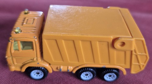 Mercedes müllwagen orangenes - müllwagen,