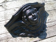 Engel Putte, Blumentopf, Wandhänger,  Gusseisen, Konsole, Amphore