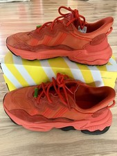 Adidas Schuhe Herren,Gr 43 ,Model ozweego ,Farbe Solar Red, Leder Suede.