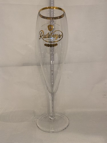 Radeberger bierglas 2 - -,