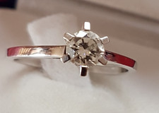 750er Weißgold Ring mit 0,49