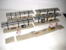 Vollmer überdachter Bahnsteig, 8 Teile , Gesamtlänge 145 cm, variabel verwendbar