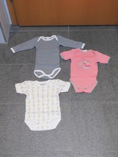 3 x Body 2x Kurzarmbody Gr. 62/68 1x Langarmbody  Gr. 67 Petit Bateau