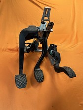 Audi A4 B6 B7 8E Lagerbock 8E1721117A Gaspedal Bremse Kupplung Pedal Pedalerie