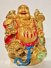 Goldfarbener Glücksbuddha mit