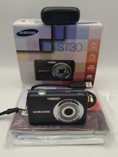 SAMSUNG ST30 ST 30 Ultra-Kompakt Digitalkamera 10.1 MP schwarz mit OVP 