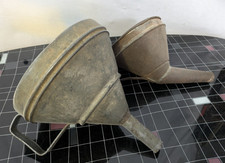 2x alter Trichter  KFZ Eisentrichter  OLDTIMER Requisite Werkstatt vintage