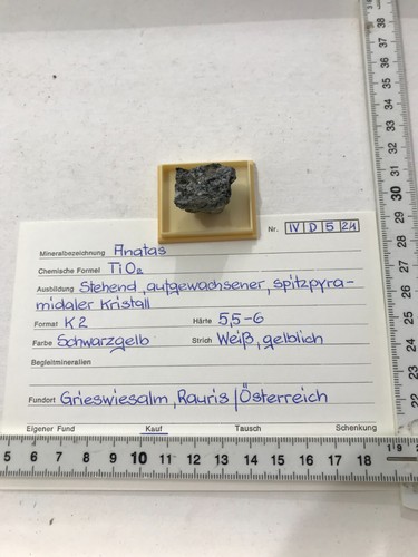 Mineralien besonderheit - mm,