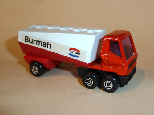 Matchbox superfast freeway gas - freeway,