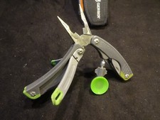 Gerber Multifunktionswerkzeug  12 Werkzeuge Schwarz Grün in OVP mit Holster