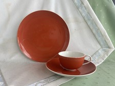 Schöne KPM Berlin Urbino Mocca-Sammeltasse in Rot