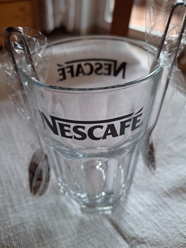 Nescafe glas und löffel - nescafe,