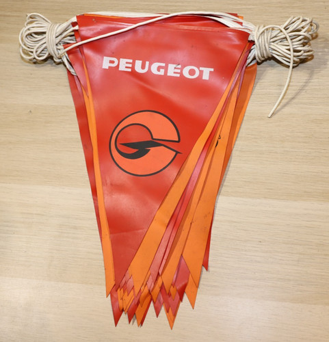 Oldtimer wimpel peugeot - oldtimer,