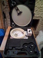 Mobile Camping TV SAT Anlage Antenne LNB Tischhalter Masthalter Saugfuß Koffer