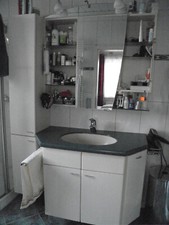 Badmöbel Set  Waschtisch  Hochschrank Spiegelschrank. 1,35 m breit beige perlmut