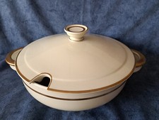 Suppenschüssel von Beyer & Bock, Volkstedt Elfenbein, weiß mit Goldrand