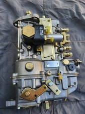 Mercedes W124,  5 Zyl. Bosch Einspritzpumpe  OM617   MB Neu !