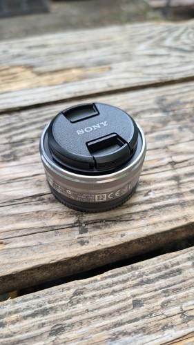 Sony mount sel16f28 16mm - e-mount,