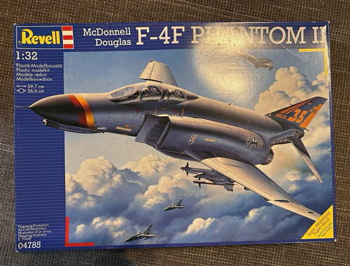 Revell mcdonnell douglas 4f - mcdonnell,
