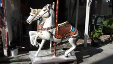 Pferdekarussell Pferd Steigend