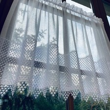 Gardine mit Gipüre-Spitze