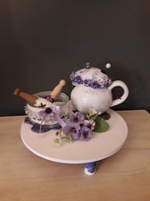 *NadelKissen Set* GeschenkSet*Shabby Lila-Flieder* Kleines Tablett*Kännchen*