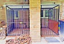 Hundezwinger 2,00 m x 3,00 m, mitlere Höhe 1,75 m Holzfußboden und Dach.  