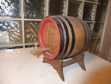 altes Holzfass  als Deko