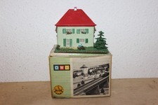 Modellbahnzubehör H0, Vorstadthaus mit Vorgarten OWO mit OVP, gebraucht