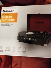 Der tragbare Plattenspieler Denver VPL-121BTK