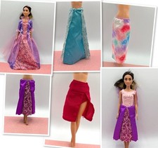 Kleidungspaket für Barbie oder ähnl. Puppen - Kleid + Röcke - 6 Teile