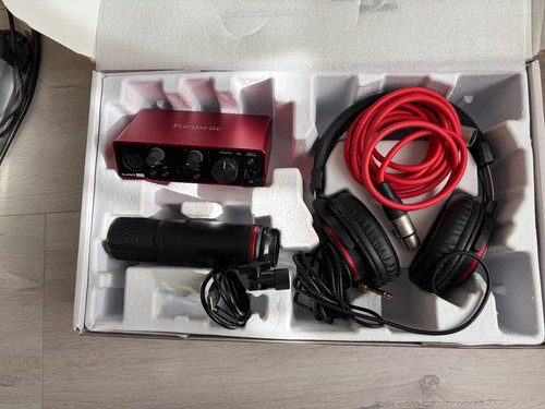 Focusrite scarlett solo studio - scarlett,