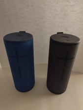 2 Ultimate Ears Boom 3 Bluetooth Lautsprecher, Tragbar, Schwarz und Blau