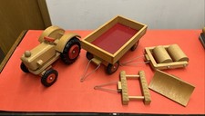 seltener Fröbel Holz Traktor viel  Zubehör  Walze Egge Schiebeschild