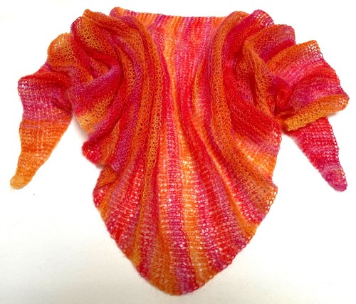 Handgestricktes tuch - handgestricktes,
