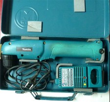 MAKITA Winkelschrauber DA390D