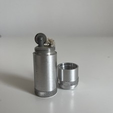 Altes Benzin-Feuerzeug aus