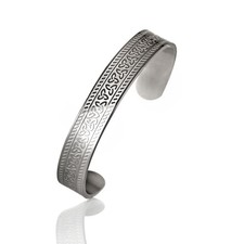 Edelstahl Armreif mit keltischen Trinity Knoten – handgefertigt in Irland