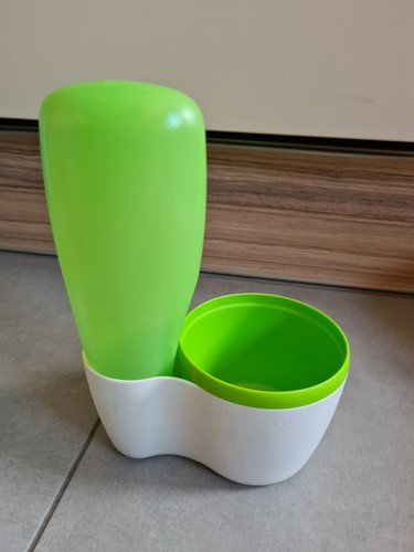 Blumentopf mit wasserflasche - mit,