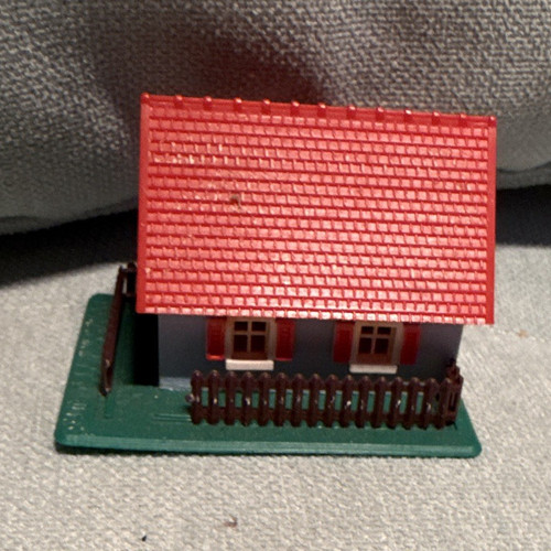 Modellbahn haus mit rotem - haus,
