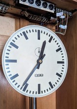 RFT HU 22 Hauptuhr Mutteruhr Industrieuhr Sekundenpendeluhr Wanduhr DDR
